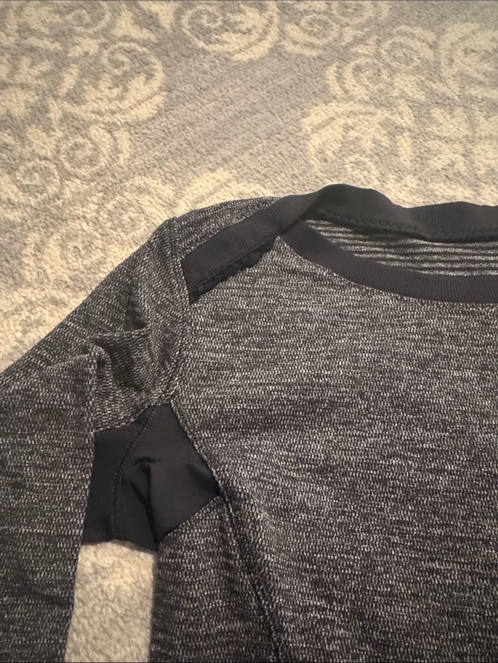 lululemon athletica Women's Long-Sleeve Heathered Charcoal Top